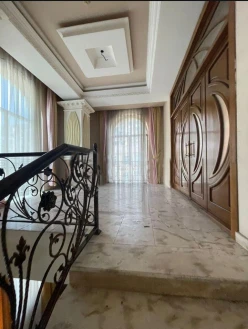 Satılır obyekt 1300 m²,  İnşaatçılar m.