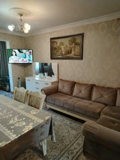 Satılır köhnə tikili 2 otaqlı 42.5 m², Memar Əcəmi m.