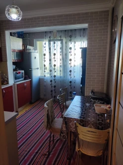 Satılır köhnə tikili 2 otaqlı 60 m²,  Əhmədli m.