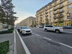 Office with 7 rooms, 260 m², for sale near Shah Ismail Khatai Metro Station