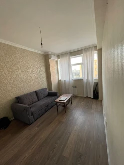 Satılır yeni tikili 1 otaqlı 40 m², İnşaatçılar m.