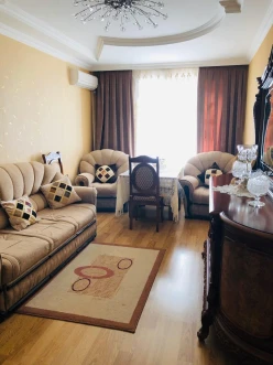 Satılır köhnə tikili 3 otaqlı 80 m², Nəriman Nərimanov m.