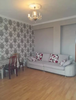 İcarə köhnə tikili 5 otaqlı 60 m², İnşaatçılar m.