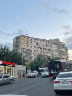 Satılır köhnə tikili 2 otaqlı 45 m², İnşaatçılar m.