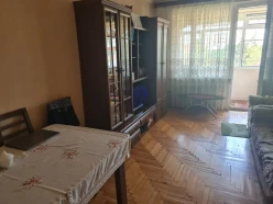 Satılır köhnə tikili 2 otaqlı 60 m², Azadlıq prospekti m.