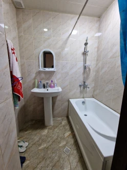 Продан Новое здание 3 Комнаты 75 m²,  Иншаатчылар м.