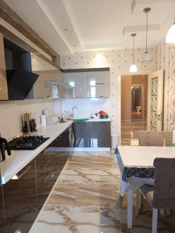 İcarə yeni tikili 3 otaqlı 115 m²,  İnşaatçılar m.