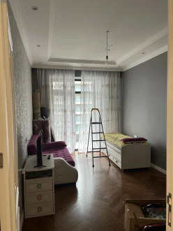 Satılır yeni tikili 3 otaqlı 147 m², İnşaatçılar m.