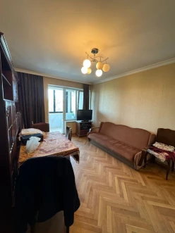 Satılır köhnə tikili 3 otaqlı 80 m², Gənclik m.