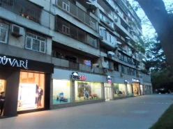Satılır köhnə tikili 2 otaqlı 60 m², Azadlıq prospekti m.