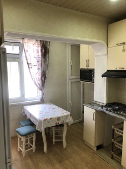 Satılır köhnə tikili 3 otaqlı 80 m², Dərnəgül m.