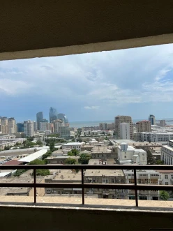 Satılır yeni tikili 5 otaqlı 220 m², 28 May m.