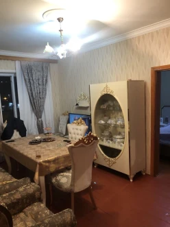 Satılır köhnə tikili 4 otaqlı 100 m², Qaraçuxur q.