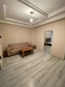 Satılır yeni tikili 2 otaqlı 77 m², İnşaatçılar m.