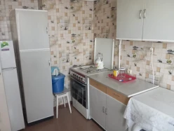 Satılır köhnə tikili 2 otaqlı 55 m², İnşaatçılar m.
