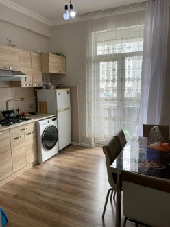 İcarə yeni tikili 3 otaqlı 85 m², İnşaatçılar m.