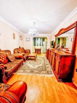 Satılır köhnə tikili 3 otaqlı 72 m², Qara Qarayev m.