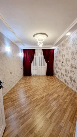 Satılır köhnə tikili 3 otaqlı 65 m², Azadlıq prospekti m.