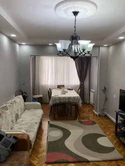 Satılır köhnə tikili 3 otaqlı 80 m², İnşaatçılar m.