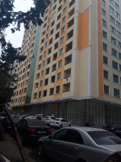 Satılır yeni tikili 4 otaqlı 185 m², 8 Noyabr m.