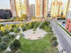 Satılır köhnə tikili 5 otaqlı 100 m², Elmlər Akademiyası m.