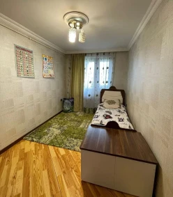 Satılır köhnə tikili 3 otaqlı 91 m², Əhmədli m.