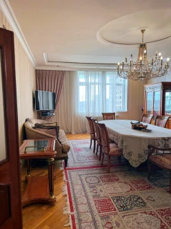 Satılır yeni tikili 4 otaqlı 180 m²,  Azadlıq prospekti m.