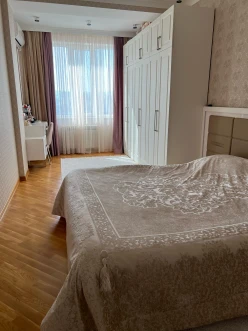 Sale new building 3 rooms 140 m²,  Insaatchilar m.