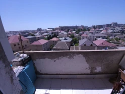 Satılır köhnə tikili 4 otaqlı 95 m², Qaraçuxur q.