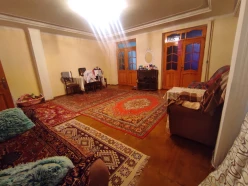 Satılır köhnə tikili 3 otaqlı 78 m², İçəri Şəhər m.